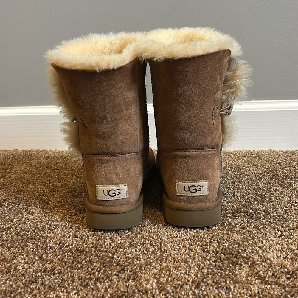 UGG Boots - Picture 3 of 6